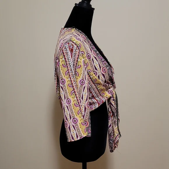 ULTRA FLIRT Front Tie Crop Shirt 3/4 Sleeve - L - Picture 2 of 4